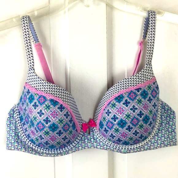 Victoria’s Secret Body by Victoria Lined Demi Bra - Picture 1 of 7